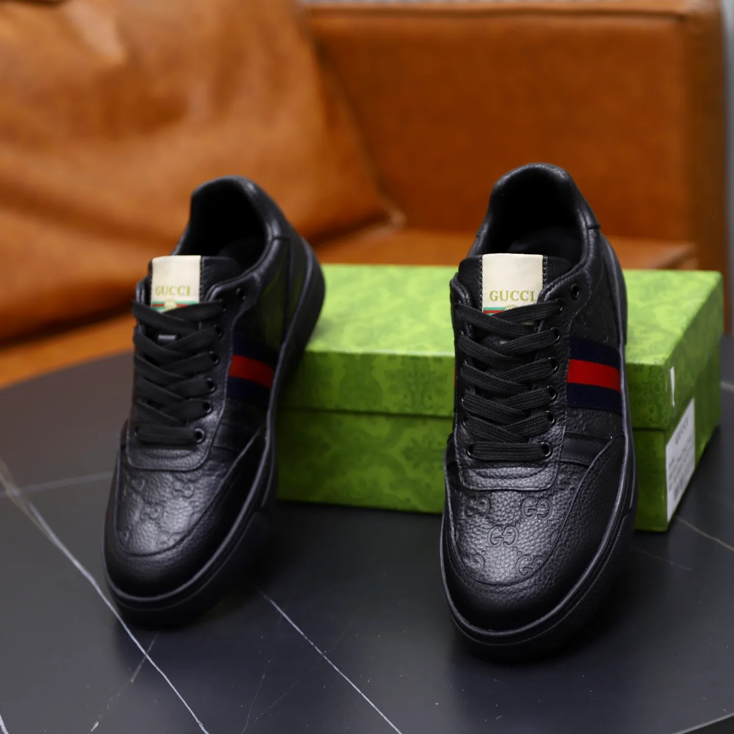 Ex-factory price: 440💰🙅‍♂️🙅‍♂️🙅‍♂️ Brand: GUCCI Standard code: 38-44 (45 customized) Grade: Same as the official website Material: Original leather splicing Comfortable and breathable sheepskin lining Original wear-resistant outsole Style category: Men's fashionable casual shoes Running sneakers Distinguished luxury brand elements Top luxury Color: actual picture color